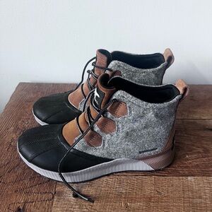 Stylish Women's Black and Brown Ankle Boots